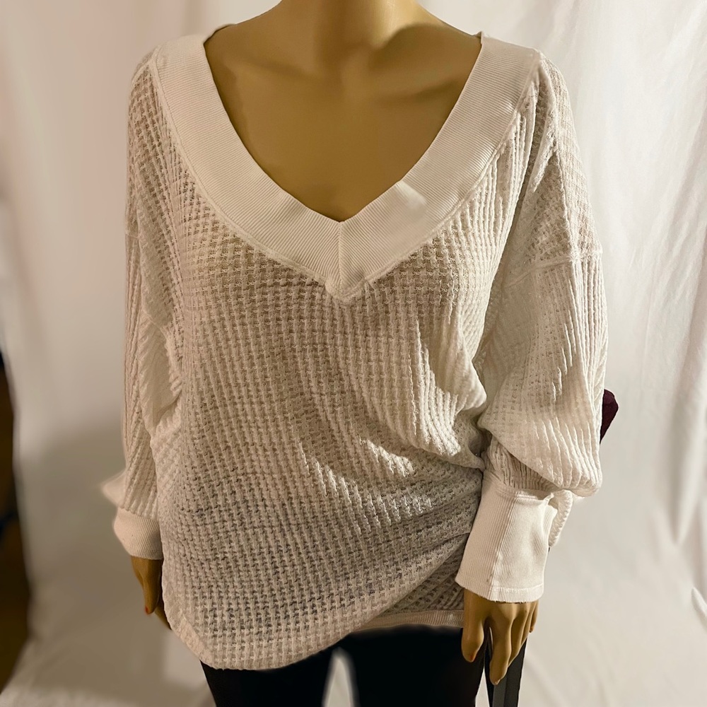 Free People Cream waffle slouchy vneck sweater size Large